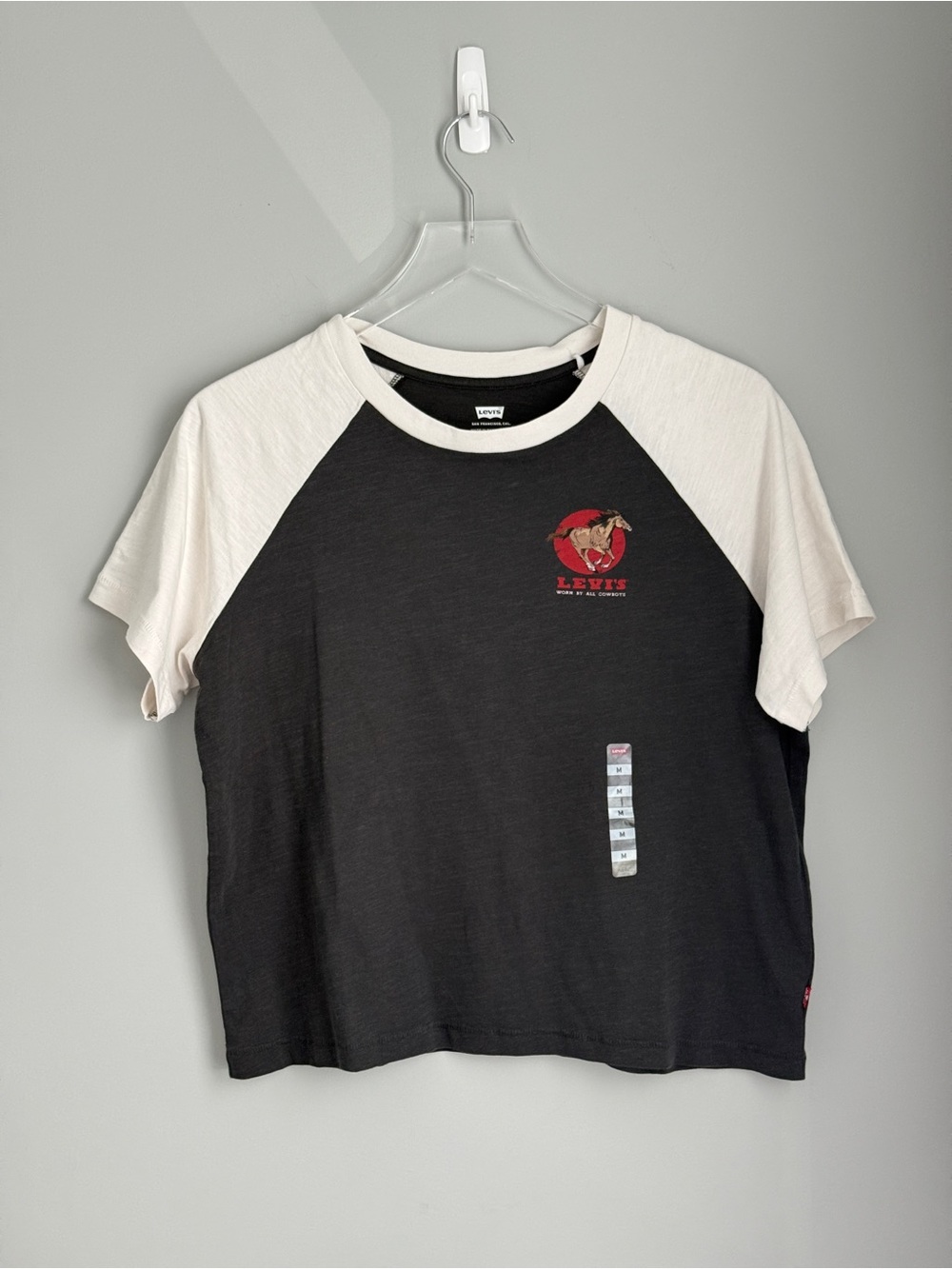 Levi’s Raglan Logo Horse T-Shirt Medium New NWT Shortsleeve Tee